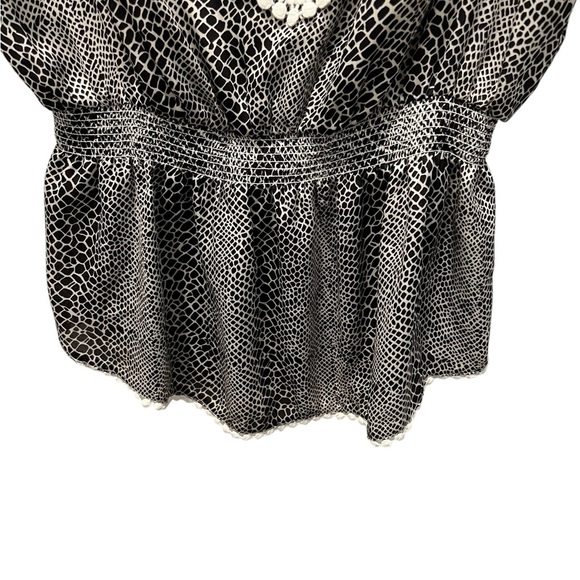 Dressbarn Black & White Boho Blouse Medium Crochet Embroidered Peasant Top - Picture 2 of 8